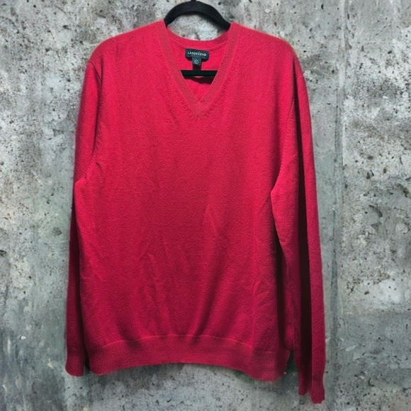 Lands’ End 100% Cashmere Sweater Men’s Fine Gauge V-Neck Red Size Large GUC - Picture 1 of 15